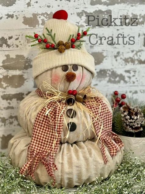 Pickitz Crafts, Diy Snowman Crafts, Pine Cone Tree, Tide Pods, Snowman Crafts Diy, Country Barn, Diy Snowman, Dyi Projects, Bottle Brush Trees