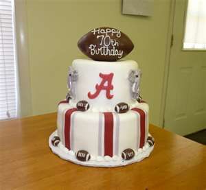 Roll Tide.....I will have to do a cake like this for sure!  LOVE IT!! Alabama Birthday Cakes, Alabama Cake, Alabama Cakes, Football Birthday Cake, Sport Cakes, Chocolate Roll, Football Cake, Birthday Cake Ideas, Football Birthday