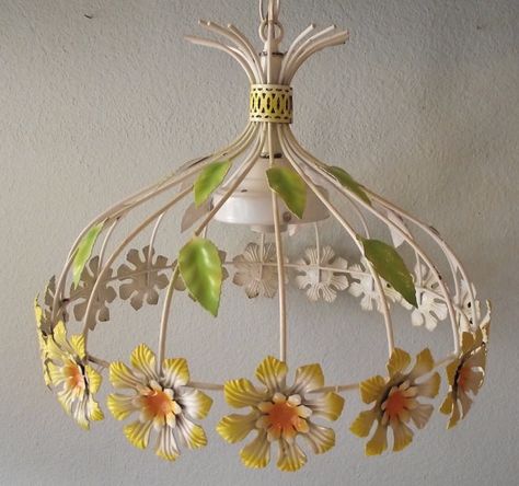 Simple but so pretty! Nook Decor, Metal Light Fixture, Hanging Ceiling Lamps, Vintage Ceiling, Vintage Light Fixtures, I Love Lamp, Floral Chandelier, Ceiling Lamps, Flower Centerpieces Wedding