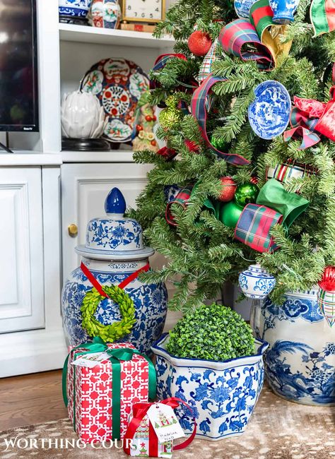 Blown Glass Christmas Tree, Christmas Diy With Ornaments, Preppy Christmas Living Room, Southern Living Christmas Decorations, Christmas Chinoiserie Decor, Tartan Plaid Christmas Tree Ideas, Red Blue And Gold Christmas Tree, Chinoiserie And Tartan Christmas, Grandmillenial Christmas Decorations