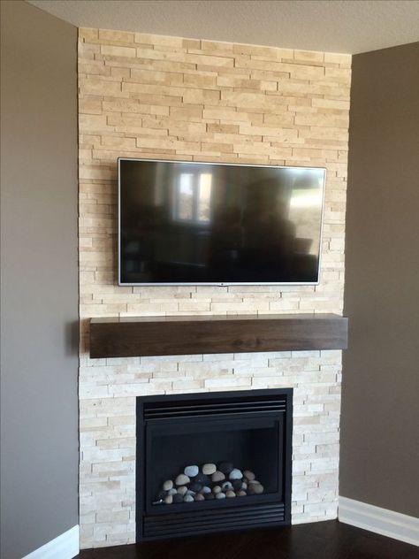 Diy Corner Fireplace, Fireplace Furniture Arrangement, Tv Camino, Corner Fireplace Furniture Arrangement, Corner Fireplace Makeover, Corner Fireplace Decor, Corner Fireplace Living Room, Tv Above Fireplace, Design Camino