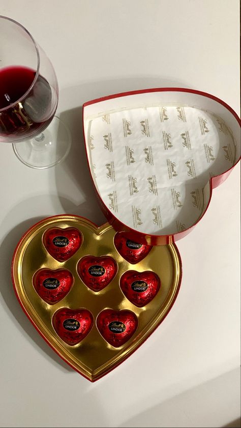 Valentines Chocolate Aesthetic, San Valentino Aesthetic, Chocolate Valentines, Chocolate Aesthetic, Valentines Chocolate, Wine Aesthetic, Business Aesthetic, Nail Business, Valentine Chocolate