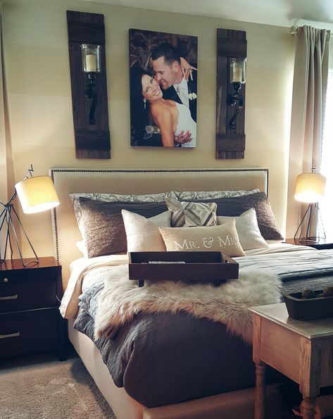 Husband Wife Room Ideas, Room Ideas Husband And Wife, Room Ideas For Husband And Wife, Small Couples Bedrooms, His And Her Bedroom Ideas Couple Decor, Apartment Ideas Couples, Married Couple Bedroom Design, Married Couple Bedroom Decor Ideas, Husband And Wife Room Ideas Master Bedrooms