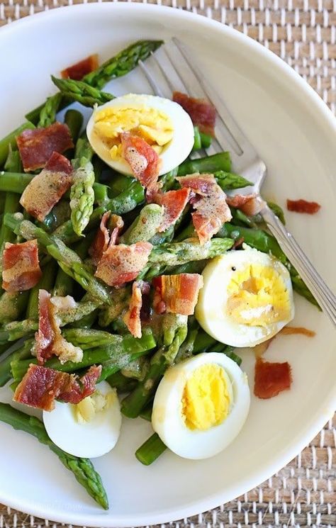 Cold Asparagus, Low Carb Veggie, Asparagus Egg, Egg And Bacon, Asparagus Bacon, Dijon Vinaigrette, Asparagus Recipes, Resep Salad, Bacon Salad