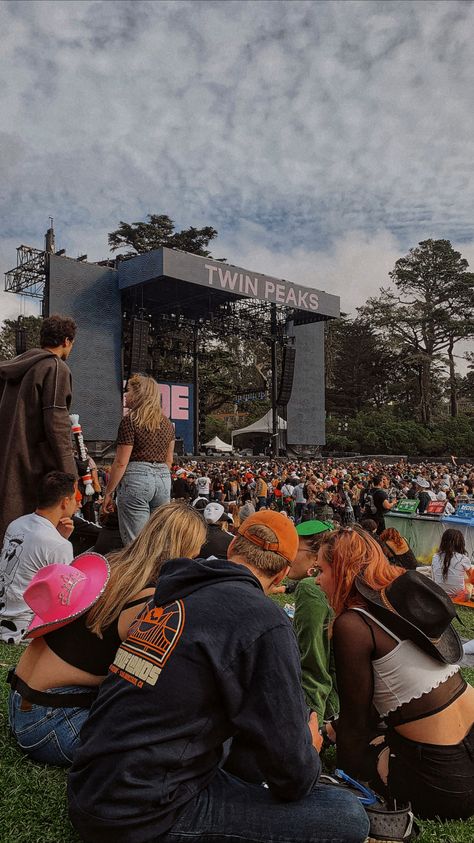 Outside Lands Music Festival, Festival Branding, Outside Lands, Cute Apartment, Golden Gate Park, Clothes And Shoes, Music Venue, Shoes And Boots, Festival Vibes