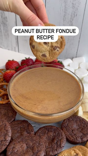 Chocolate Peanut Butter Fondue Recipe, Chocolate Peanut Butter Fondue, Peanut Butter Fondue, Types Of Snacks, Fondue Recipes, Cookies Brownies, Food Dessert, Creamy Peanut Butter, Chocolate Peanut Butter