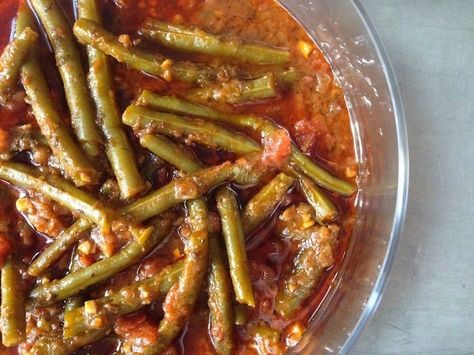 Makeup Explained, Fasolakia Recipe, Greek Green Beans, Lenten Recipes, Greek Cooking, Greek Dishes, Green Bean Recipes, Middle Eastern Recipes, Veggie Dishes