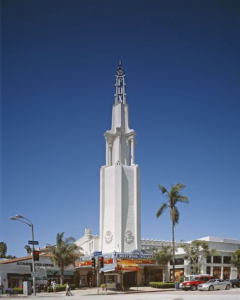 Fox Theater, Westwood Village | © Carol M. Highsmith/WikiCommons Westwood Los Angeles, Airport Theme, Ucla Campus, Fox Theater, Dome Structure, Average Girl, Incredible Art, Movie Theaters, Vintage Los Angeles