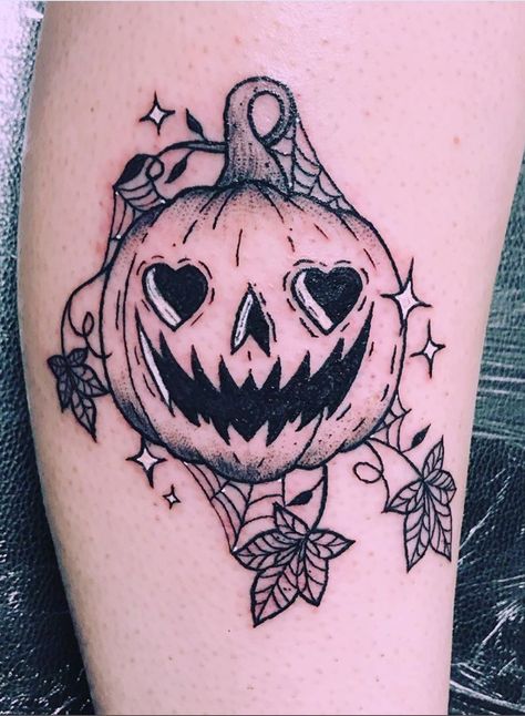 Rate This Pumpkin Tattoo 1 to 100 #tattoo #tattoos #smalltattoos #amazingtattoo #beautifultattoos #watercolorTattoo #InspirationalTattoos #ArtTattoo #NeonTattoo #CoolTattoos #TattooDrawings #BodyArtTattoo #Tattoo Sketches #FootTattoos #CelestialTattoo Cute Halloween Tattoos, Halloween Tattoos Sleeve, Tato Flash, Pumpkin Tattoo, Omerta Tattoo, Handpoke Tattoo, Theme Tattoo, Inspiration Tattoos, Spooky Tattoos