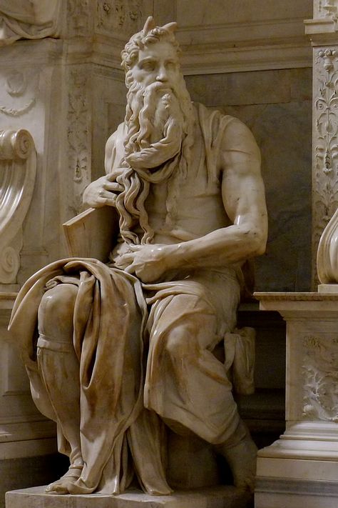 Moses by Michelangelo (Illustration) - Ancient History Encyclopedia Michelangelo Sculpture, Michelangelo Art, Italian Statues, St Jerome, Istoria Artei, Italy Rome, Marble Statues, Marble Sculpture, Caravaggio