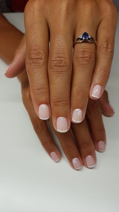 Gel Mani Short Nails Wedding, Super Short Wedding Nails, French Tip Nails Squoval Short, Elegant Short French Nails, Short Natural Nail French Tip, Short Round French Manicure, Short Dip French Nails, Squoval Biab Nails, Short Nail Bed Manicure