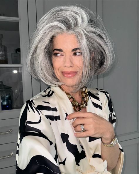 How to Get Your Silver/Gray Hair Super White? – Nikol Beauty Dry Gray Hair, Silver Gray Hair, Nikol Johnson, Silver Grey Hair, Purple Shampoo, Grown Women, Super White, Hair Collection, New Haircuts