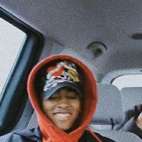 .ɾɐɥsǝɥs ɔnɯslnʇ. on Instagram: “ITS THE 23RD! HAPPY BIRTHDAY TO MY BABY HE WOULD’VE BEEN 23 TODAY. #llj #llj🕊 !! I WILL B STREAMING UR MUSIC ALL MF DAY. ILYSM EVEN IF U…” Juice Wrld Smiling, Roblox Music Codes, Miss X, Songs, Music