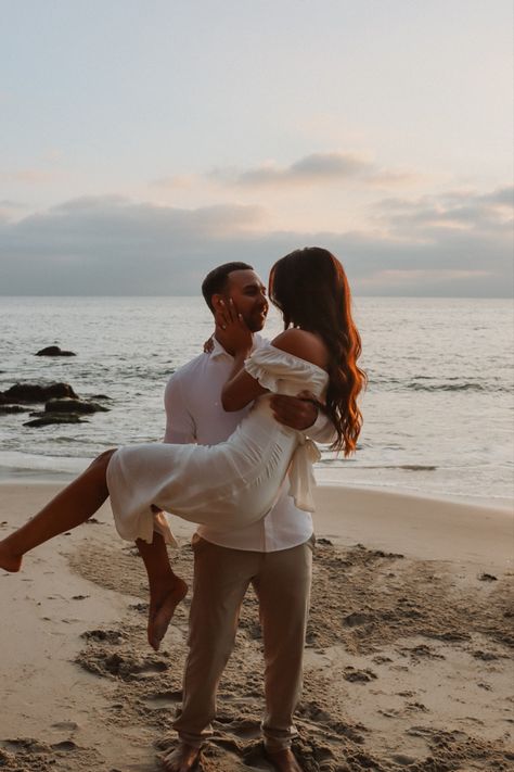 Couple Beach Pictures Engagement, Men Beach Engagement Outfit, Elopement Photoshoot Beach, Timeless Beach Photos, Fancy Beach Engagement Photos, Wedding Photography Poses Beach, Boho Beach Couple Photoshoot, Wedding Anniversary Photoshoot Ideas Beach, White Beach Engagement Photos