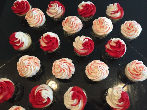 Red Icing Cupcakes, Red And White Desserts, Turning Red Cupcakes, Red And White Cupcakes, Red Cupcake Designs, Red And White Cupcakes Birthday, Dark Red Cupcakes, Red Black And White Cupcakes, Red And Black Cupcakes