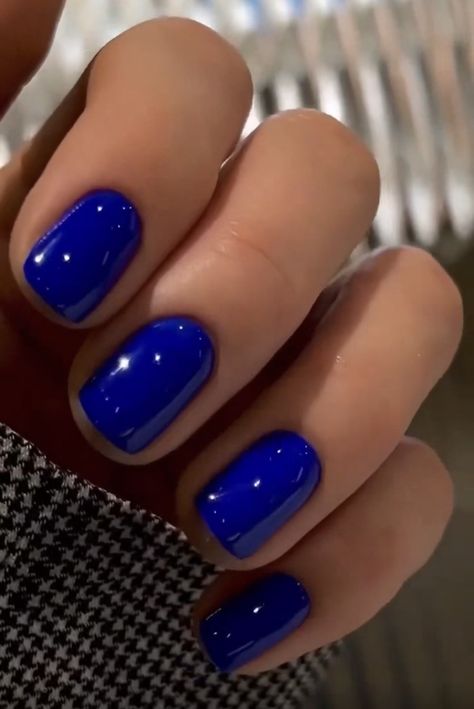 Pretty Blue Nail Designs, Short Oval Nails Blue, Colbolt Blue Nails, Blue Neon Nails, Gel Manicure Blue, Dip Powder Nails Blue, Blue Nails Polish, Blue Nail Polish Ideas, Blue Nail Paint