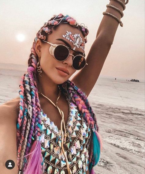 Burning Man Makeup, Burningman Fashion, Burning Man Hair, Hippy Costume, Burning Man Style, Burner Girls, Festival Braids, Festival Makeup Glitter, Dutch Braid Hairstyles