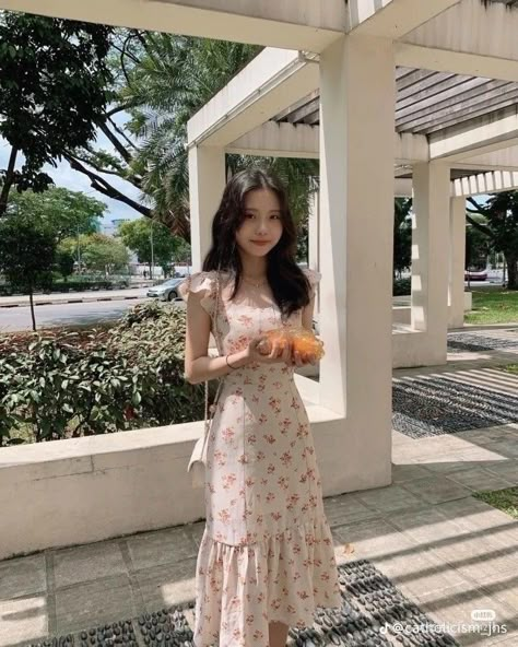 Simple Frocks, Girls Dress Outfits, Frock Fashion, High Fashion Dresses, Stylish Short Dresses, Sunday Dress, Korean Casual Outfits, Korean Fashion Dress, Korean Casual