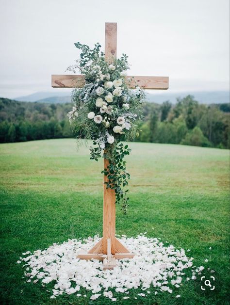 Wooden Cross For Wedding, Flower Cross Wedding, Cross For Wedding, Ceremony Cross, Cross Wedding, Cross Wood, Wedding Nyc, Wedding Cross, Eco Wedding