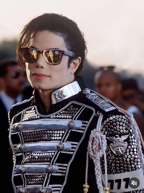 Michael Jackson History Tour, Michael Jackson History, Michael Jackson Outfits, Hee Man, Michael Jackson Wallpaper, Photos Of Michael Jackson, Michael Jackson Art, Michael Jackson Smile, Joseph Jackson