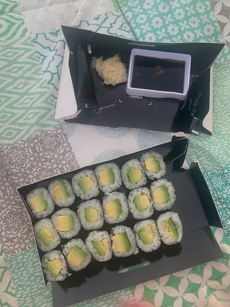 sushi, avocado maki, food, avocado, asian food, aesthetic Sushi With Avocado, Avocado Rolls Sushi, Avocado Maki, Avocado Sushi, Food Avocado, Maki Sushi, Avocado Roll, Sushi Platter, Peaceful Life