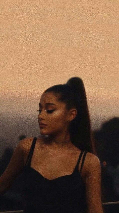 Break Up With Your Girlfriend, Ariana Grande Lockscreen, Ariana Grande Background, Ariana Grande Drawings, Ariana Grande Cute, Ariana Grande Style, Ariana Grande Wallpaper, Ariana Grande Photoshoot, Ariana Grande Photos