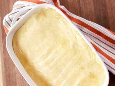 Thanksgiving Diner, Creamy Mashed Potatoes Recipe, Make Ahead Mashed Potatoes, Mashed Potatoes Recipe, Creamy Mash, Best Thanksgiving Recipes, Gold Potatoes, Cheese Butter, Food Network Canada