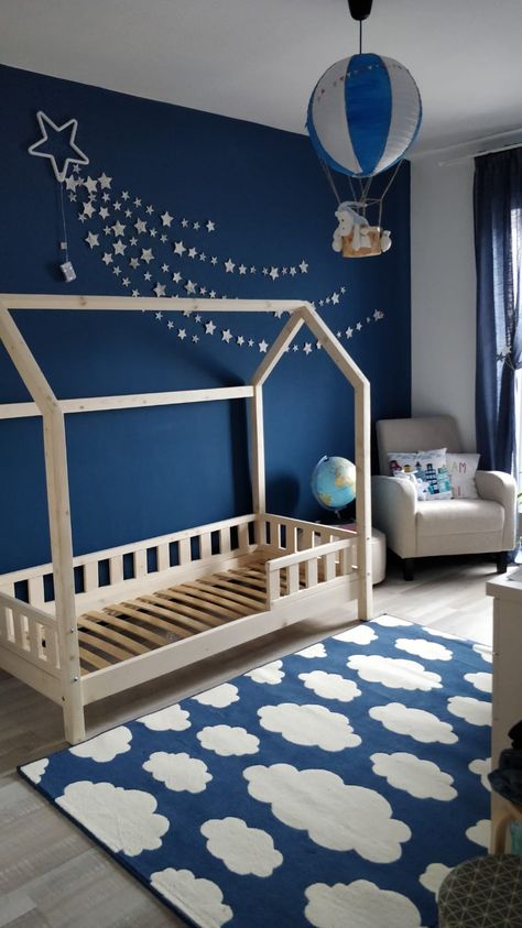 Blue Kids Room Boys, Blue Baby Room Ideas, Sky Theme Bedroom, Blue Toddler Room Boy, Baby Boys Bedroom Ideas, Light Blue Boys Room, Sky Themed Bedroom, Baby Boy Room Blue, Blue Toddler Room