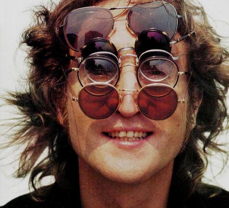 Many "Glasses" of John lennon John Lennon Glasses, John Lennon Sunglasses, The Lost Weekend, John Lennon Wall, Musica Disco, Facts You Didnt Know, Linda Mccartney, Beatles Songs, Yoko Ono