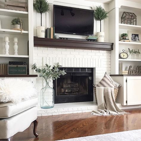 Fireplace/Built-ins Before and After Small Basement Remodeling, Design Camino, Farmhouse Room, Fireplace Built Ins, Farmhouse Fireplace, Small Basements, Fireplace Remodel, Home Fireplace, Living Room Remodel