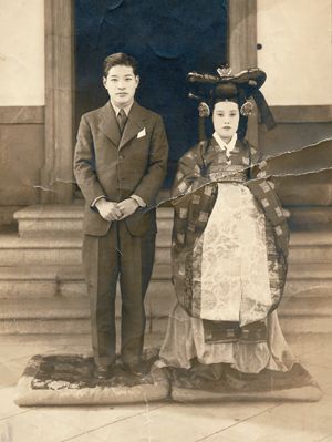 Coronation of Korea’s new empress leads to royal family controversy-INSIDE Korea JoongAng Daily Ancient Korea, Japan Wedding, Japanese Couple, Old Couple, Korean Photo, Couple Fashion, Korean History, Old Couples, Asian History