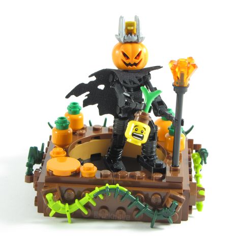 Lego Haunted House, Lego Shelf, Halloween Lego, Lego Universe, Lego Halloween, Dead Of Night, The Pumpkin King, Lego Diy, Lego Custom Minifigures