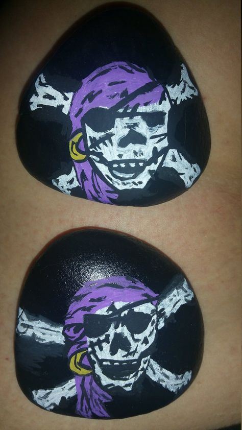 Pirate Painted Rock Halloween Pirates OOAK Art Painting Rock Art Garden, Halloween Pirates, Halloween Rocks, Painted Rocks Diy, Rock Painting Patterns, Rock Crafts, Painted Rock, Garden Stones, Painted Pumpkins