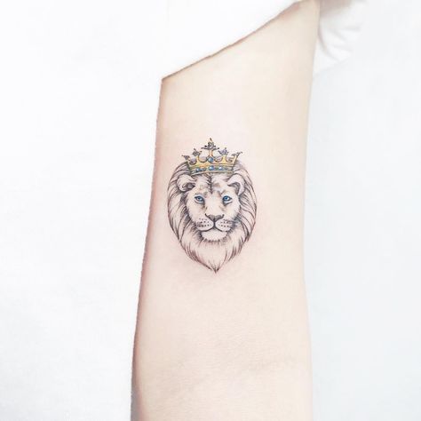 Small Lion Tattoo For Women, Leo Lion Tattoos, Female Lion Tattoo, Small Lion Tattoo, Lioness Tattoo, Jewel Tattoo, Libra Tattoo, Birthday Tattoo, Queen Tattoo