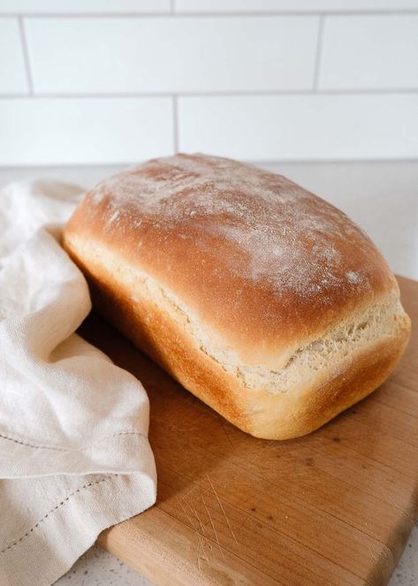 Soft, light and fluffy this farmhouse white bread is the perfect beginner recipe to bake. Warm with butter, its mouth-wateringly good and better than any store-bought loaf, and cheaper too! Farmhouse White Bread, Simple Bread Loaf Recipe, Betty Crocker Bread Recipes, White Bread Recipe Homemade Easy, Betty Crocker White Bread Recipe, Soft Fluffy Bread Recipe, White Bread Recipe Homemade, White Bread Loaf, Basic White Bread Recipe