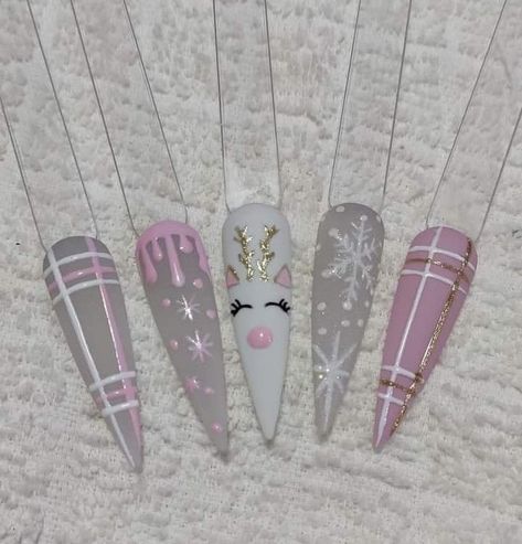 Pink Stiletto Christmas Nails, Christmas Stiletto Nails, Stiletto Christmas Nails, Pink Xmas Nails, Pink Christmas Nails Acrylic, Pastel Christmas Nails, Pink Christmas Nail Designs, Pink Christmas Nails, Nail Art Noel