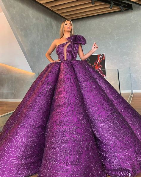 WALONE FASHION GROUP | WFG (@walonefashiongroup) posted on Instagram: “Shades of purple 💜  @walonefashiongroup  #fashion #hautecouture #details #fashionista #fashionstyle #fashionphotography #photooftheday…” • Aug 15, 2020 at 6:12pm UTC Walone Fashion Group, Violet Gown, Mum Wedding, Purple Ball Gown, Princess Ballgown, Lace Dress Classy, Birthday Style, African Fashion Week, Purple Wedding Dress