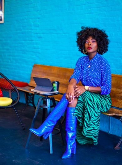 Artsy Outfit Black Women, Mixed Prints Outfit Street Style, Neo Soul Aesthetic Fashion, Afro Outfits Street Style, Eclectic Outfits For Women, Artsy Aesthetic Outfits, Pink And Red Outfit, Black Women Style, Mixed Prints Outfit