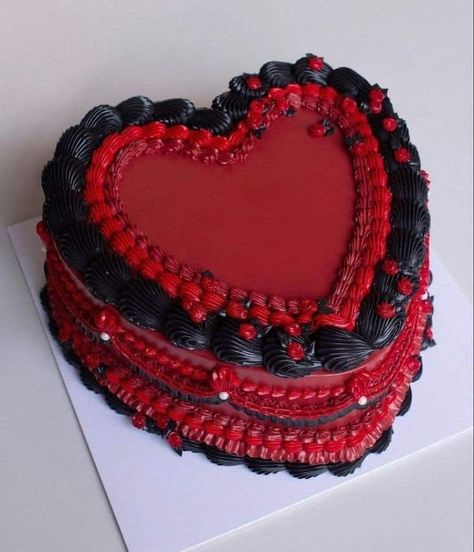 Coffin Shaped Cake, Black And Red Heart Cake, Halloween Heart Cake, Red And Black Heart Cake, Red And Black Cake Ideas Birthdays, Dark Red Cake, October Birthday Cake, Emo Cake, Black And Red Cake