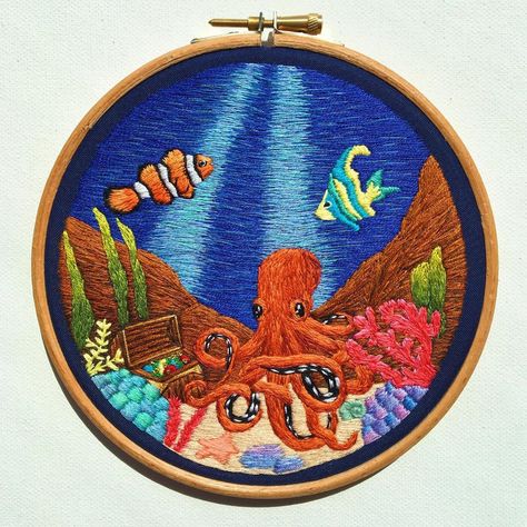 https://www.instagram.com/p/CDRMqFonEw_/?igshid=1hcsl0kefffid Underwater Embroidery, Embroidered Octopus, Eco Friendly Christmas Gifts, Aquatic Life, Fabric Wall Art, Diy Funny, Animal Embroidery, Hand Embroidery Art, Embroidery Craft