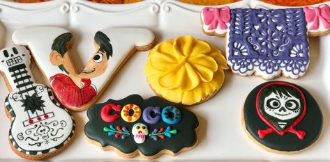 Movie Cookies, Coco Movie, Cakes And More, Scary Movies, Cute Food, Bday Party, Cupcake Cakes, All About Time, Sugar Cookie