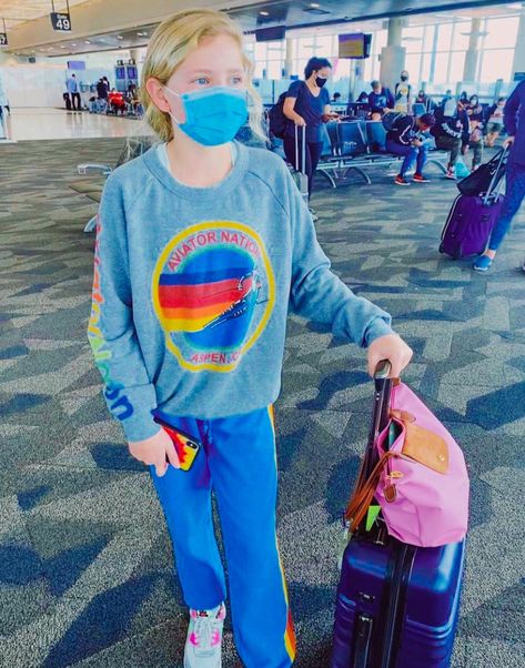 Preppy Traveling Outfits, Aviator Nation Airport, Airport Preppy Outfits, Preppy Airport Fits, Preppy Airport Outfit, Preppy Travel Outfit, Preppy Airport, Fits Preppy, Preppy Family