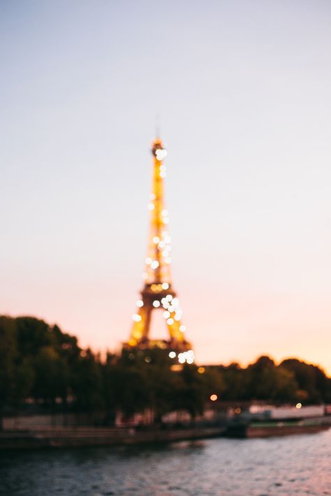 Paris Guide, Paris Aesthetic, Voyage Europe, The Eiffel Tower, City Aesthetic, Paris Travel, Tour Eiffel, Pretty Places, Dream Destinations