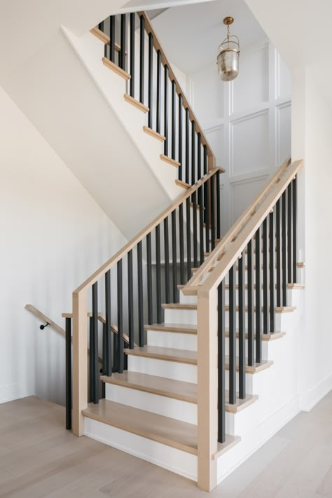 Black And Wood Bannister, Wood And White Stair Railing, Black And White Wood Stairs, Black Wood Staircase, Color Staircase, Switchback Staircase, White Oak Staircase, Black Balusters, Sw Iron Ore