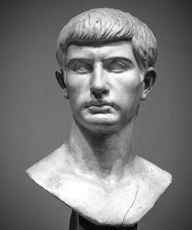 Marcus Junius Brutus, Brutus Julius Caesar, Marcus Brutus, Statue Painting, Crystal Statue, Rome History, Daily Fun Facts, Tragic Hero, Mark Antony