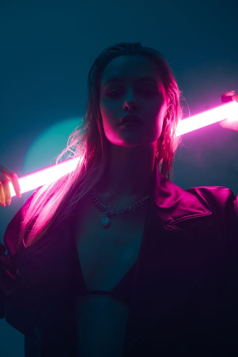 Cyberpunk Photoshoot, Neon Studio, Neon Photoshoot, Studio Photo Shoot, Canon Eos R, Neon Photography, Neon Noir, Studio Portrait Photography, Studio Photography Poses