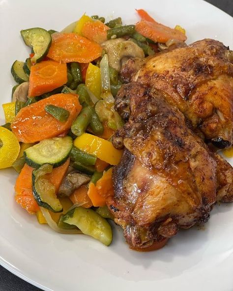 Bantingmummy on Instagram: "Saturday💚 Air fried chicken with mixed veggies"