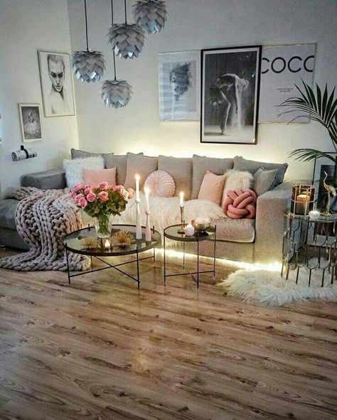 Dark Sofa, Romantic Living Room, Chic Living Room Decor, Glamorous Interiors, Interior Design Minimalist, Impressions Vanity, Decor Ikea, Romantic Home Decor, Kitchen Decor Themes