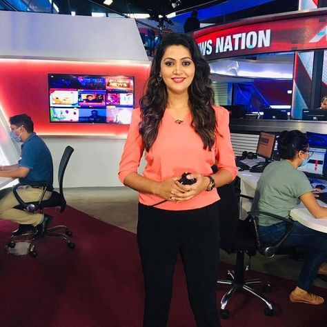 News anchor of indian tv news channel news nation Indian News Anchor, Anita Bhabhi, Stadium Wallpaper, Room Wardrobe, News Presenter, News Reporter, Event Hosting, News Channel, News Anchor