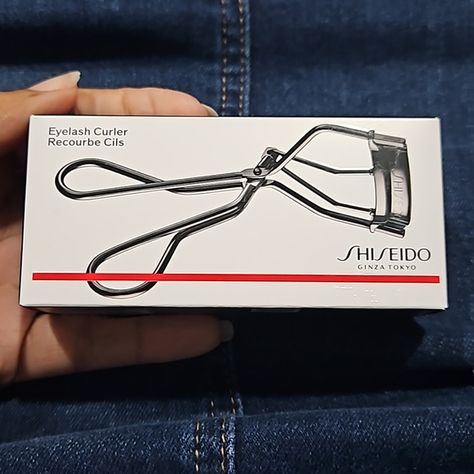 Eyelash Curler Shishedo Eye Lash Curler, Shiseido Eyelash Curler, Makeup Looks Everyday, My Makeup Bag, Eyelash Curlers, Xmas Wishes, Eyelash Curler, What To Buy, Simple Makeup